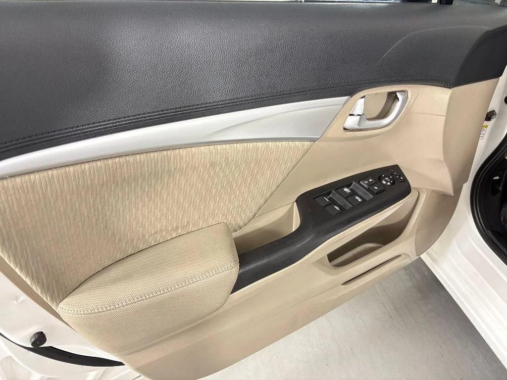 Used 2015  Honda EX image 13