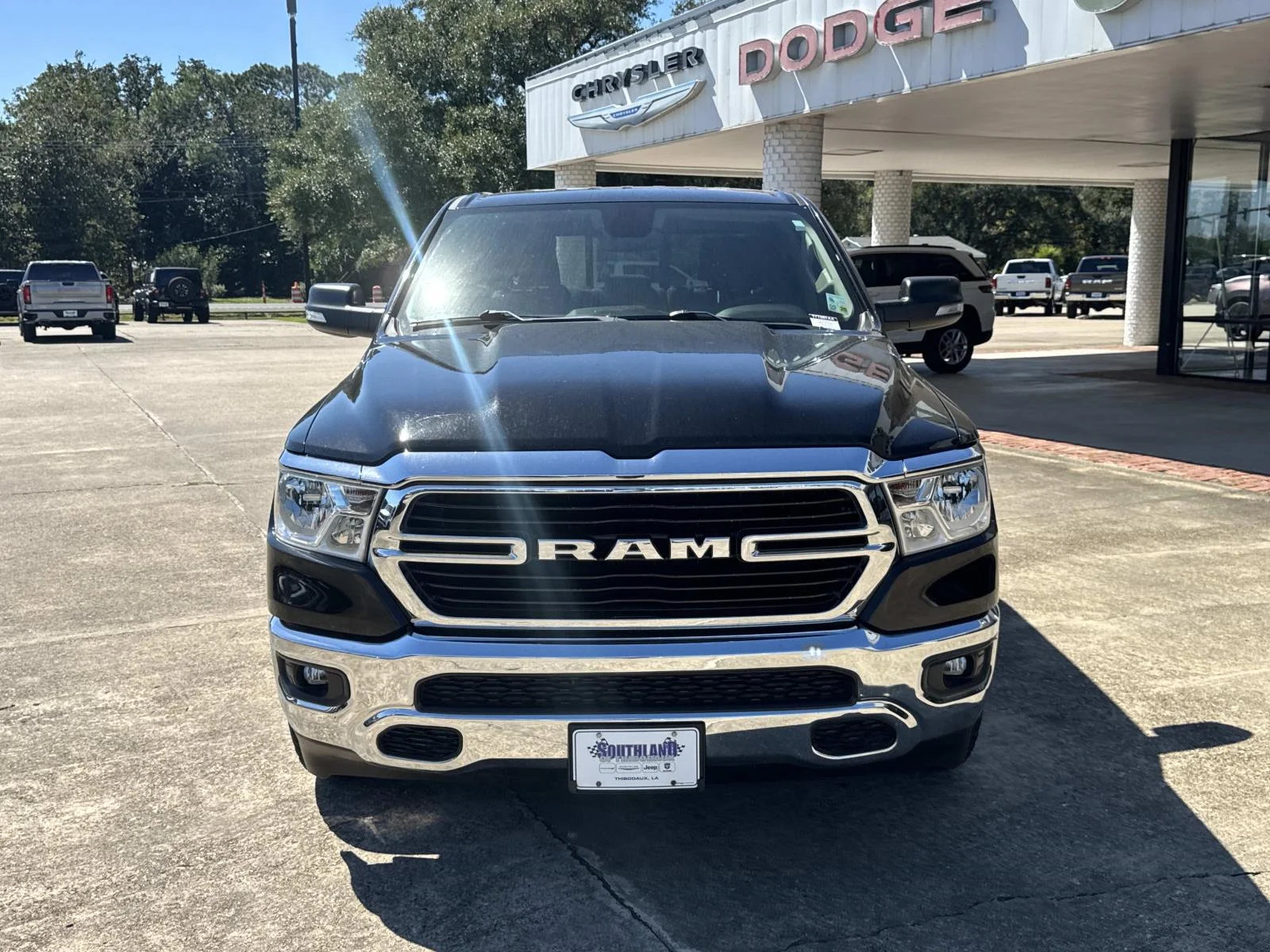 Used 2020 DIAMOND BLACK CRYSTAL PEARLCOAT Ram Lone Star image 2