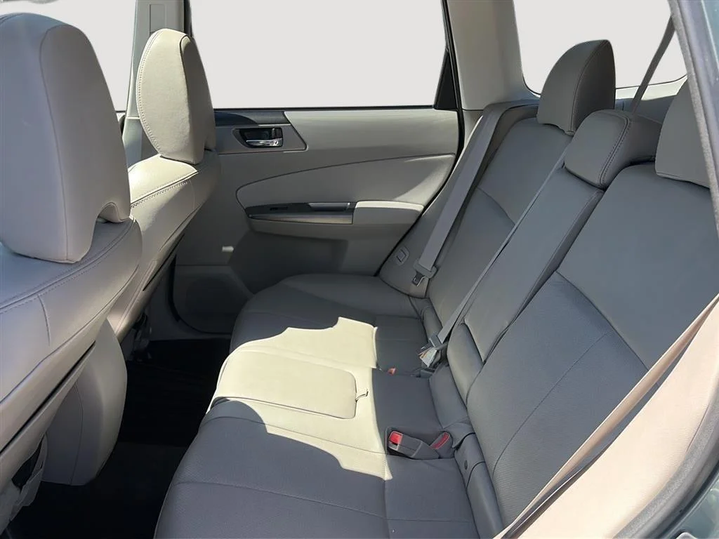 Used 2011 Green Subaru 2.5X Limited image 4
