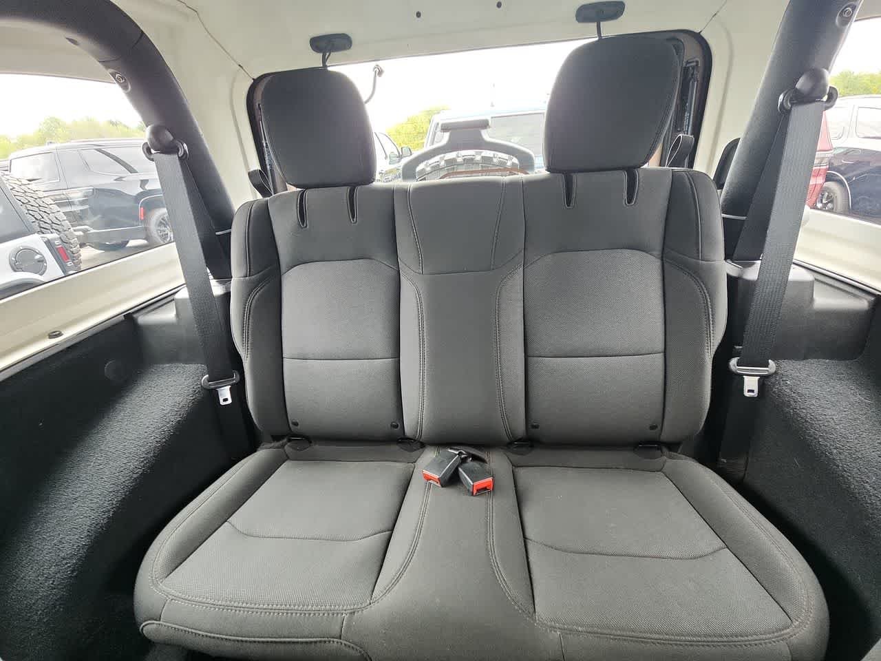 Used 2020 Billet Silver Metallic Clearcoat Jeep Sport image 7