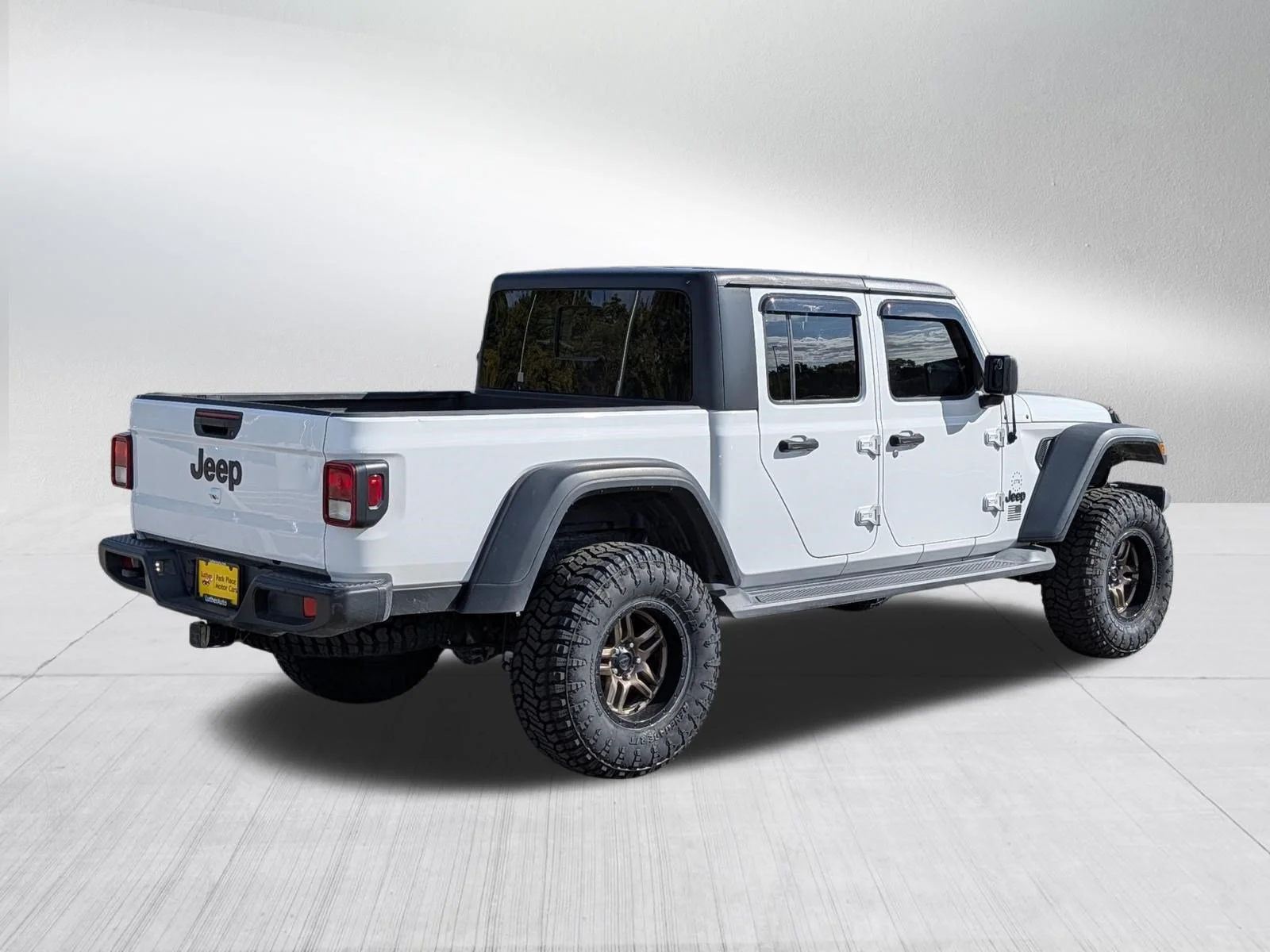 Used 2020 Bright White Clearcoat Jeep Sport S image 7