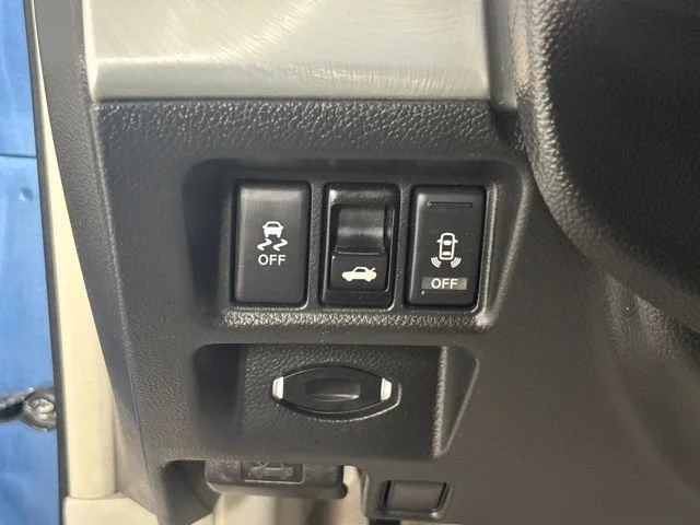 Used 2013 Lapis Blue INFINITI x image 14