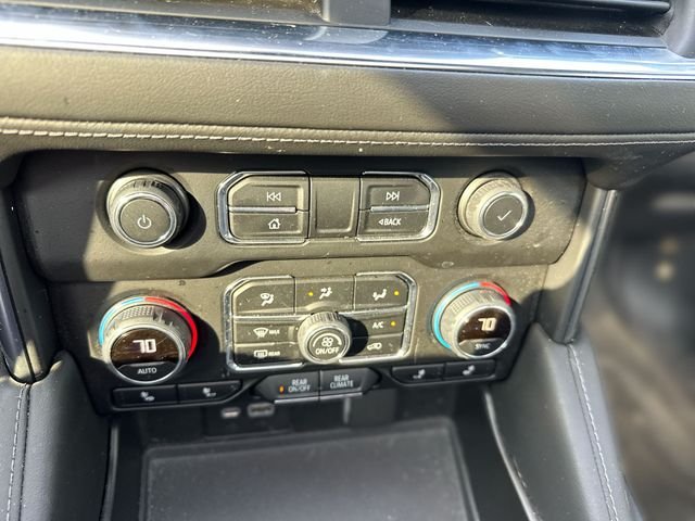 Used 2021 Black Chevrolet Z71 image 19
