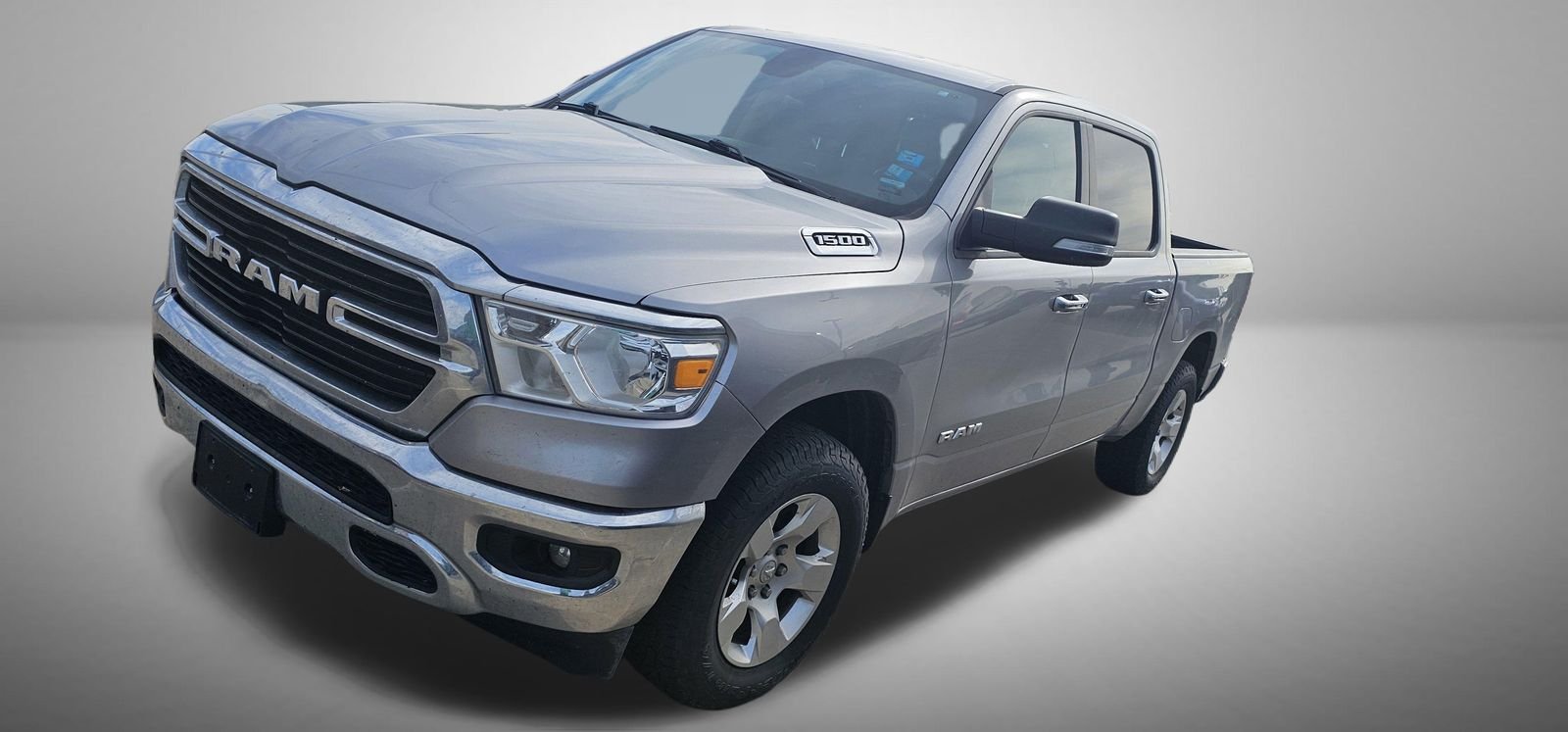 2019 RAM 1500 Big Horn/Lone Star 4x4 Crew Cab 5'7's photo
