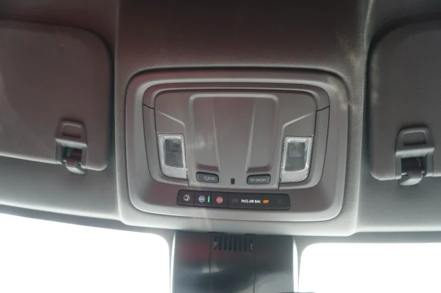 Used 2024  GMC Elevation image 35