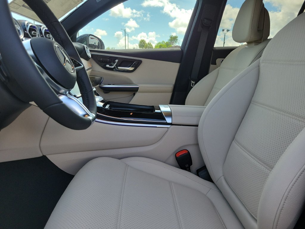 New 2027 Graphite Grey Metallic Mercedes-Benz GLC 300 image 16
