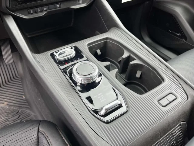 New 2026 Diamond Black Crystal Pearl-Coat Exterior Paint Jeep Overland image 26