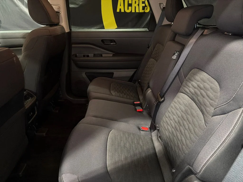 Used 2025 Glacier White Nissan SV image 13