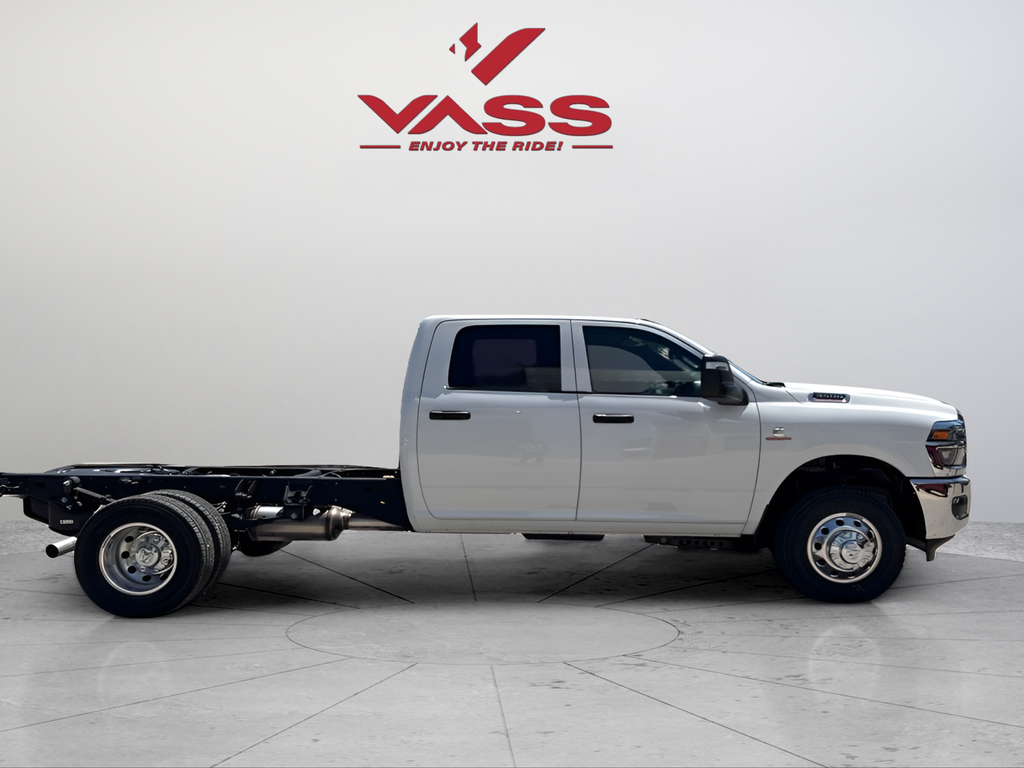 New 2026 Bright White Clearcoat RAM Tradesman image 4