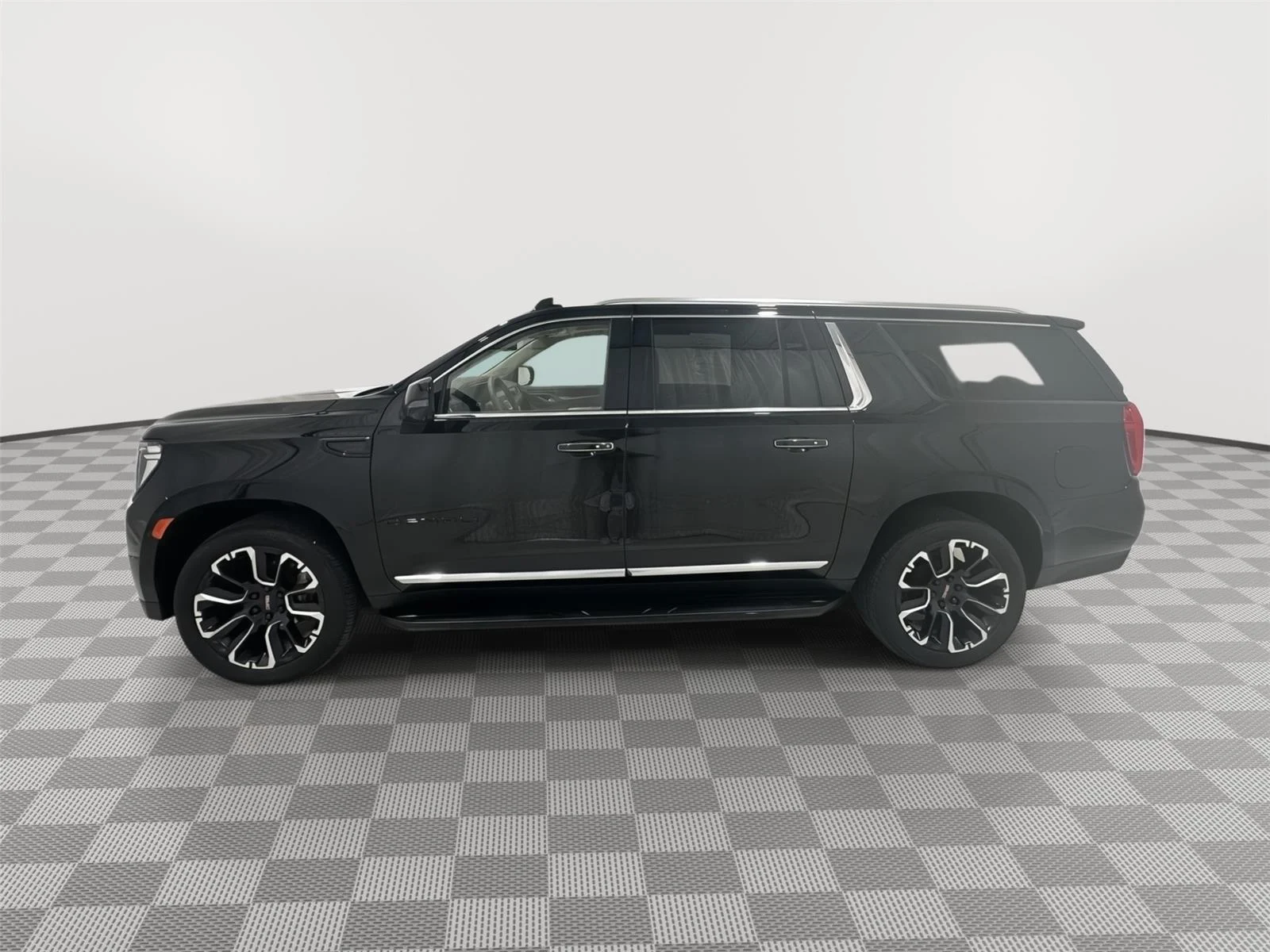 Used 2023 GMC Yukon XL Denali with VIN 1GKS2JKT1PR258635 for sale in Alexandria, Minnesota