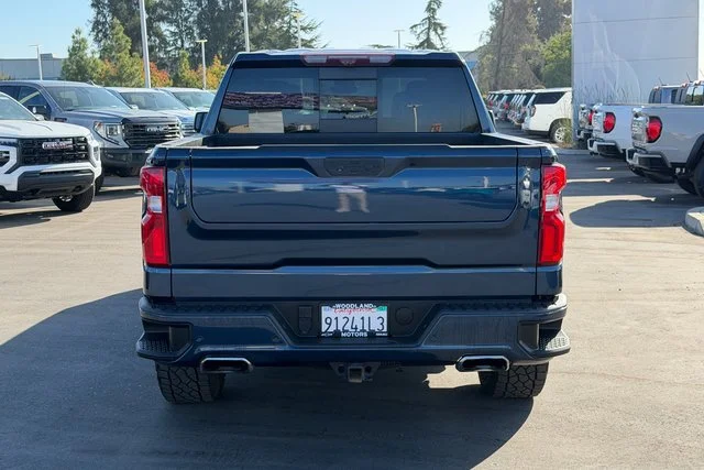 Used 2022 NORTHSKY BLUE METALLIC Chevrolet High Country image 9