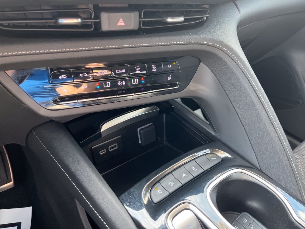 Used 2023 Black Buick Preferred image 19