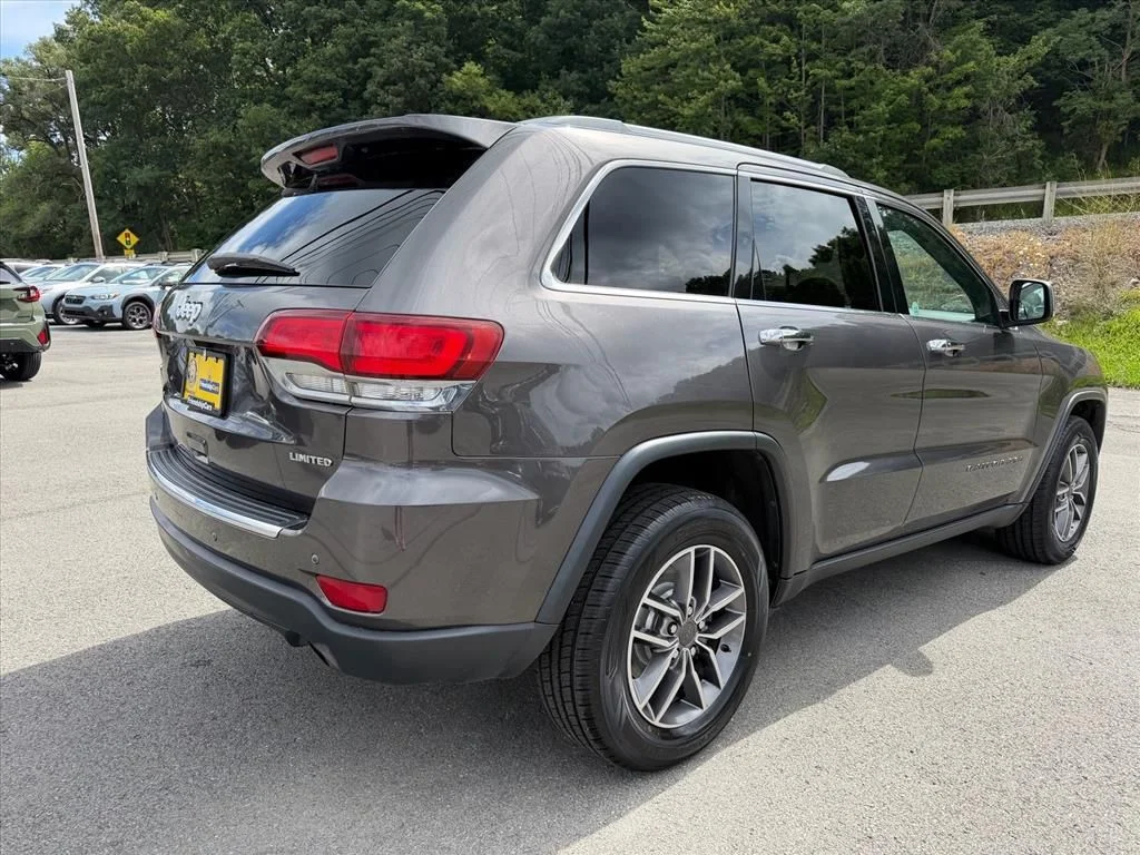 Used 2020 Gray Jeep Limited image 12