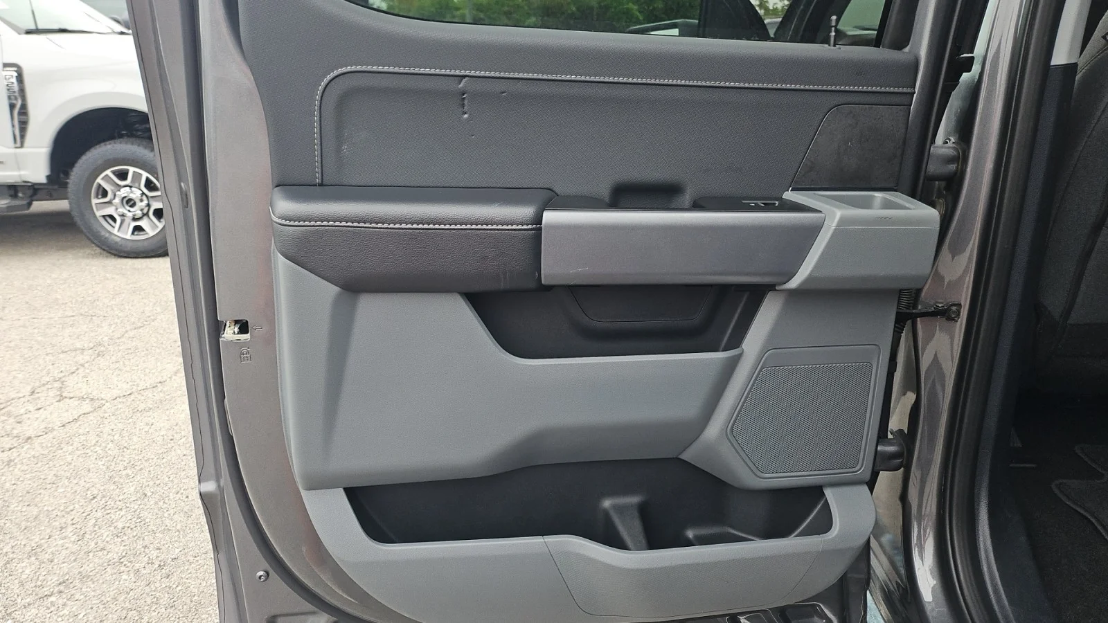 Used 2025 Light Blue Clearcoat Metallic Ford XLT 4WD image 14