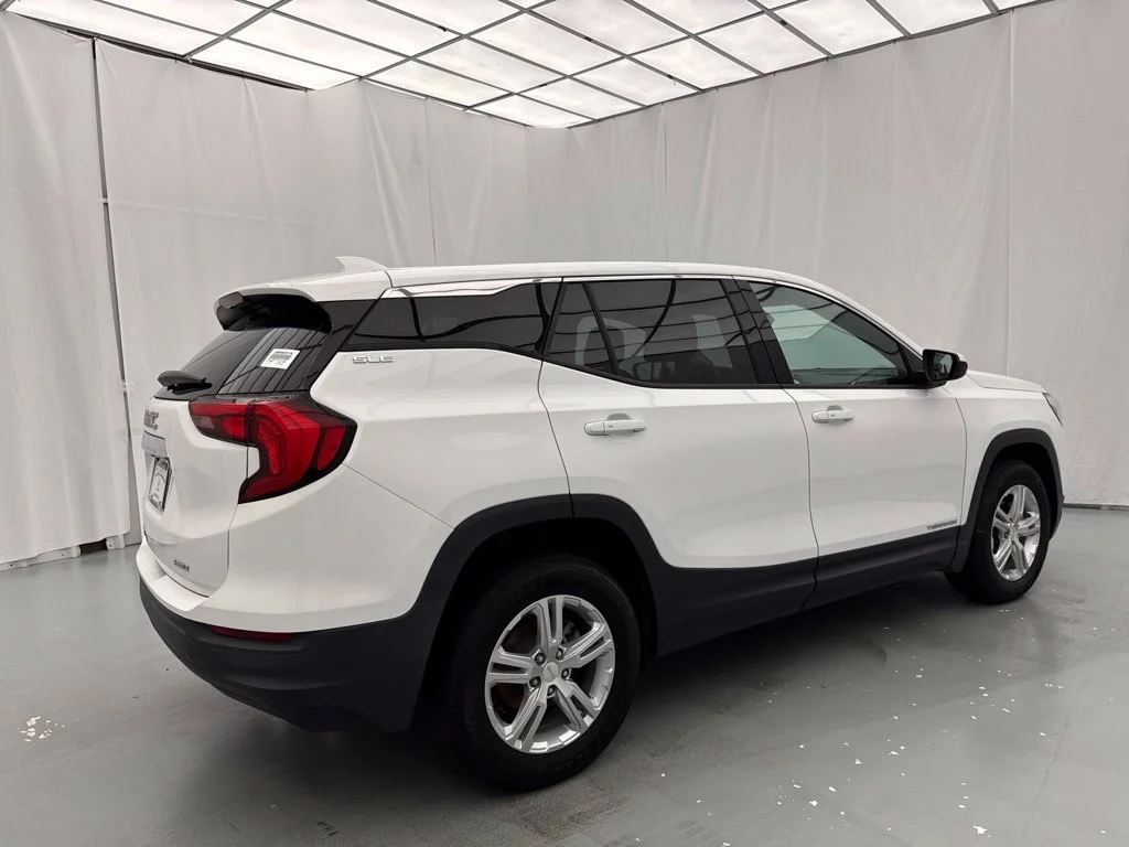 Used 2020 White GMC SLE image 14