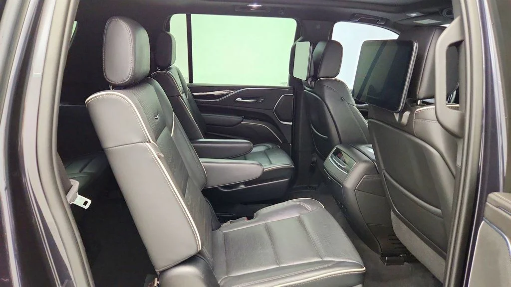 Used 2023 Black Raven Cadillac 4WD 4dr Sport w/ Touring Pkg, Super Cruise & Rear Entertainment image 25