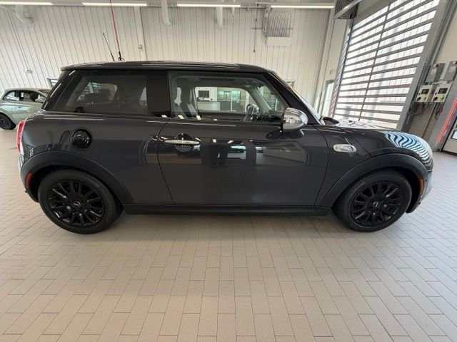 Used 2018 Gray MINI Base image 4
