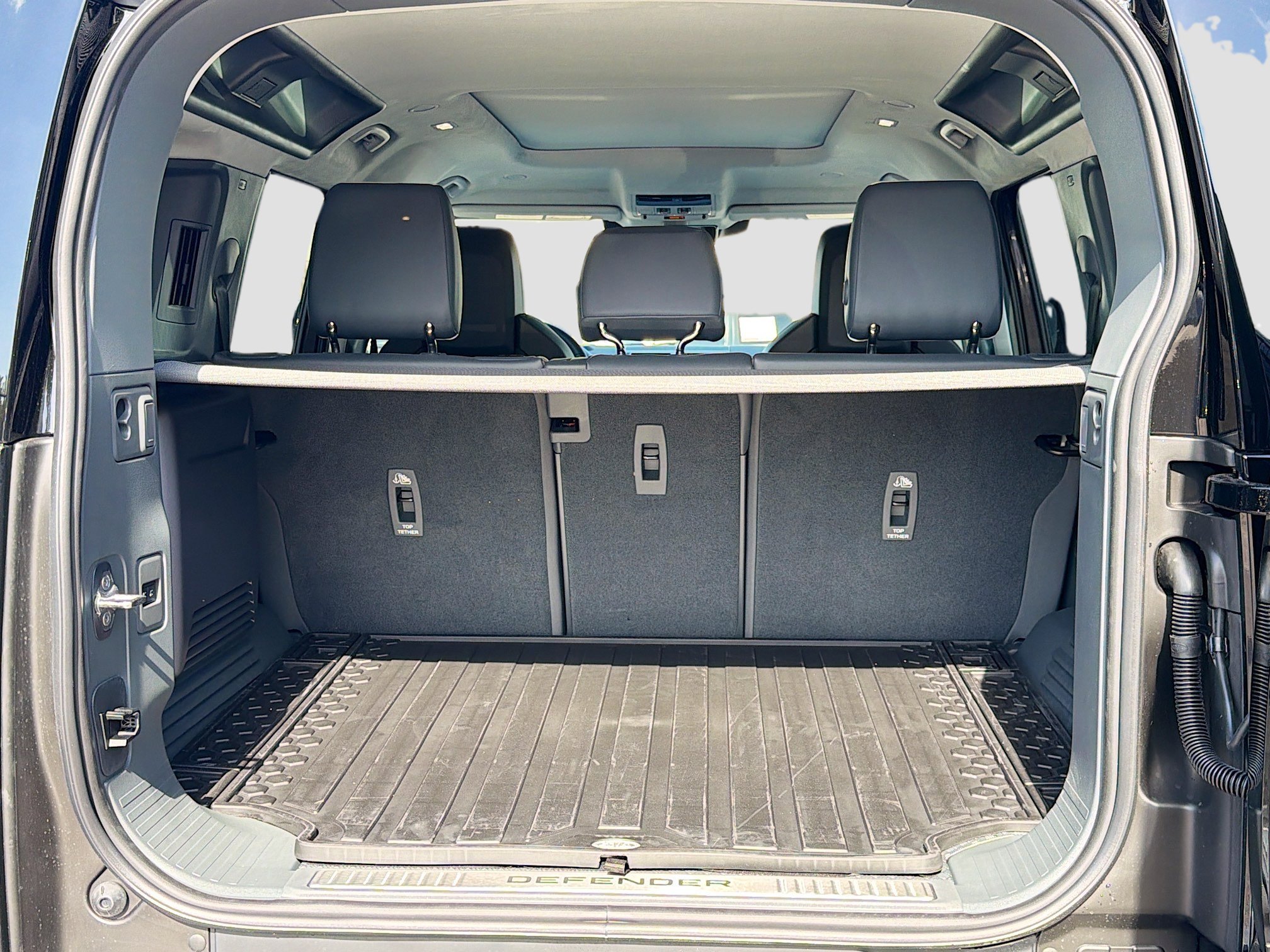 New 2026 Charente Grey Land Rover OCTA image 11