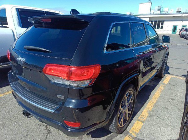 Used 2020 Diamond Black Crystal Pearlcoat Jeep Overland image 11