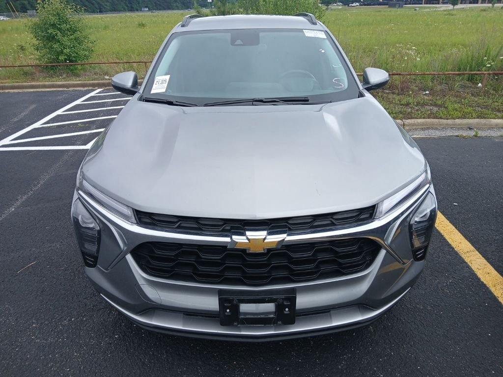 2025 Chevrolet Trax LT's photo