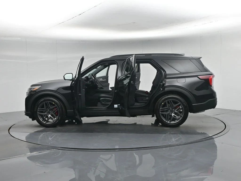 New 2026 Agate Black Metallic Ford ST image 36