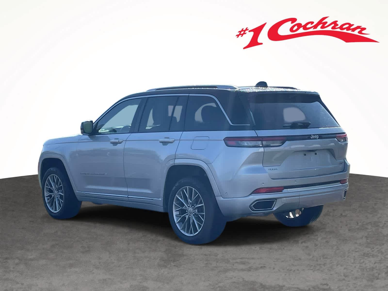 Used 2023 Silver Jeep Summit 4x4 image 9
