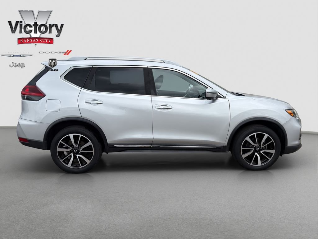 Used 2019 Silver Nissan SL image 8