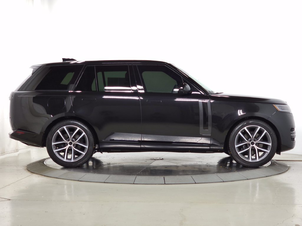 Used 2026 Black Land Rover SE image 9