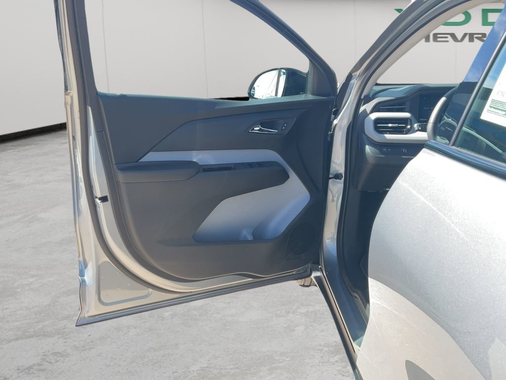 2027 Chevrolet Bolt LT - Photo 13