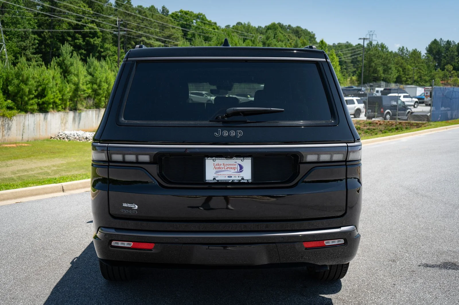 New 2026 High Gloss Black Exterior Paint Jeep Summit Obsidian image 16