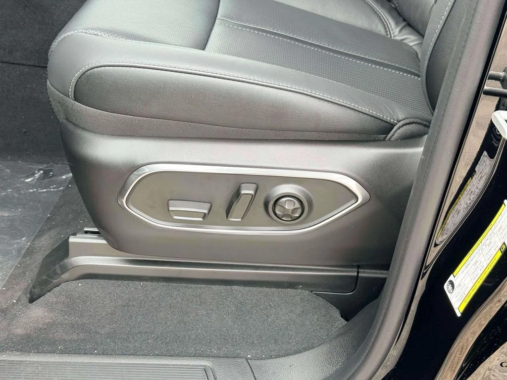 New 2026 High Gloss Black Jeep Limited Altitude image 14