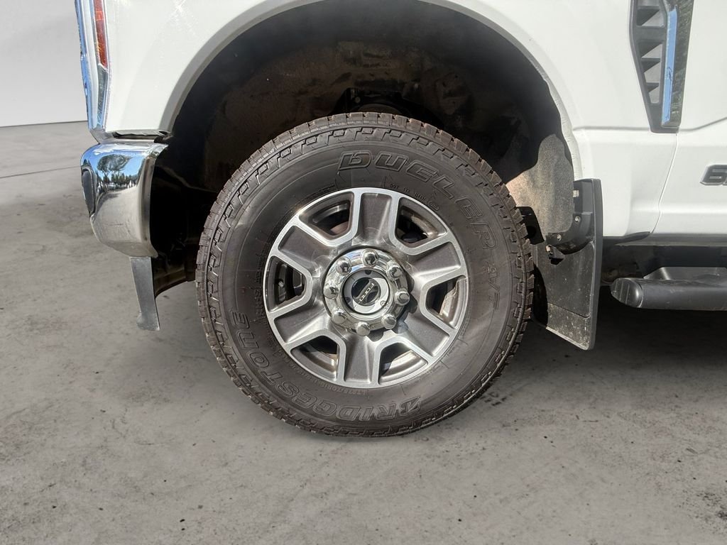 Certified Used 2025 White Ford Lariat image 14