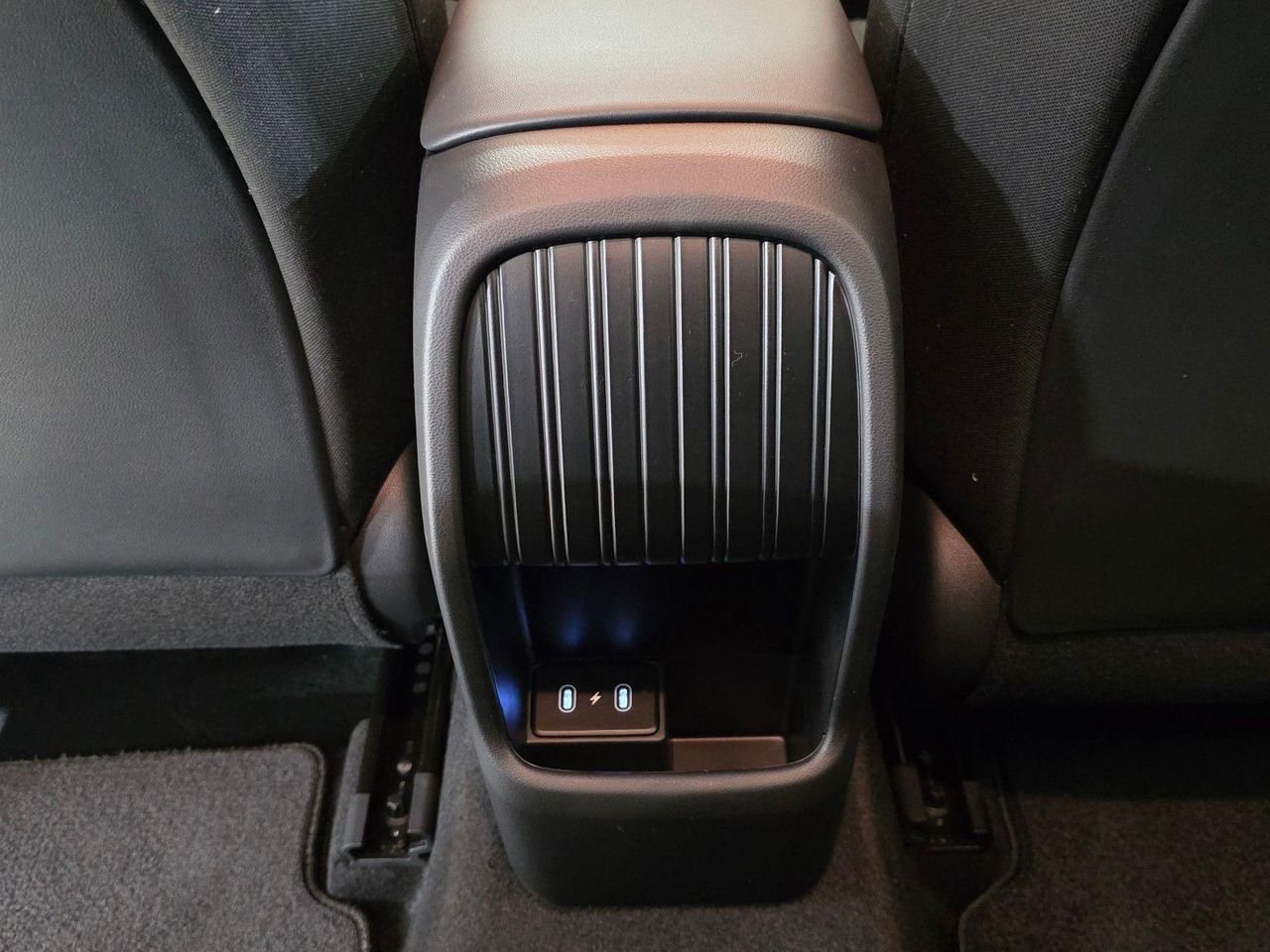 New 2027 C5g Hyundai SE FWD image 16