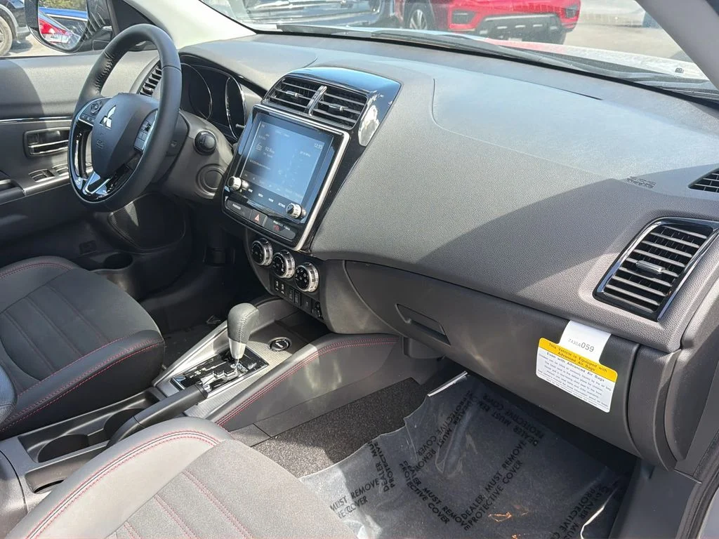 New 2026 Mercury Gray Metallic Mitsubishi 2.0 SE image 23