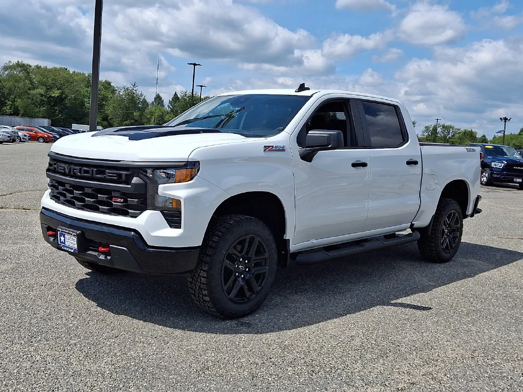 New 2026 Summit White Chevrolet Custom Trail Boss image 4
