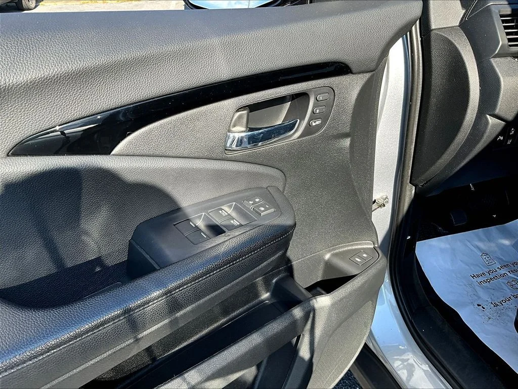 Certified Used 2019 Lunar Silver Metallic Honda Elite image 19