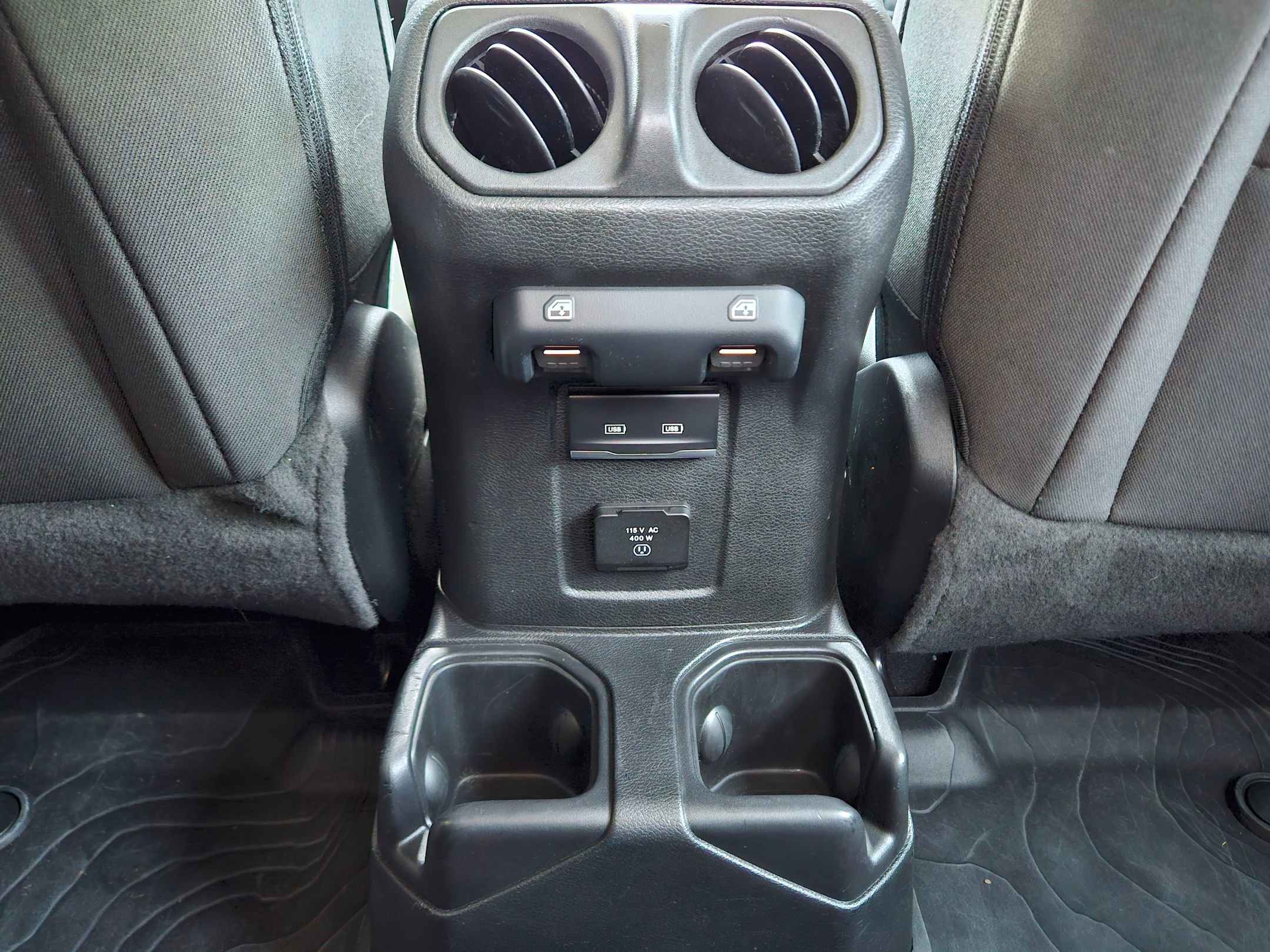 Used 2023 Black Clearcoat Jeep Overland image 28