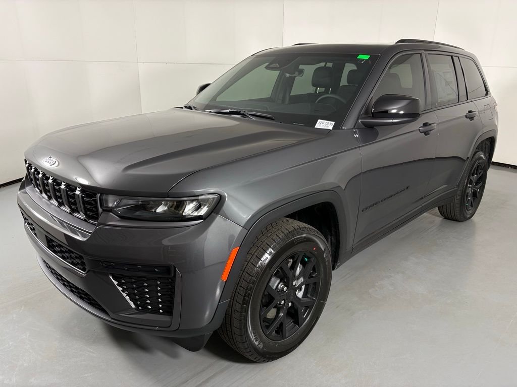 New 2026 Baltic Gray Metallic Clear-Coat Exterior Paint Jeep Altitude image 4