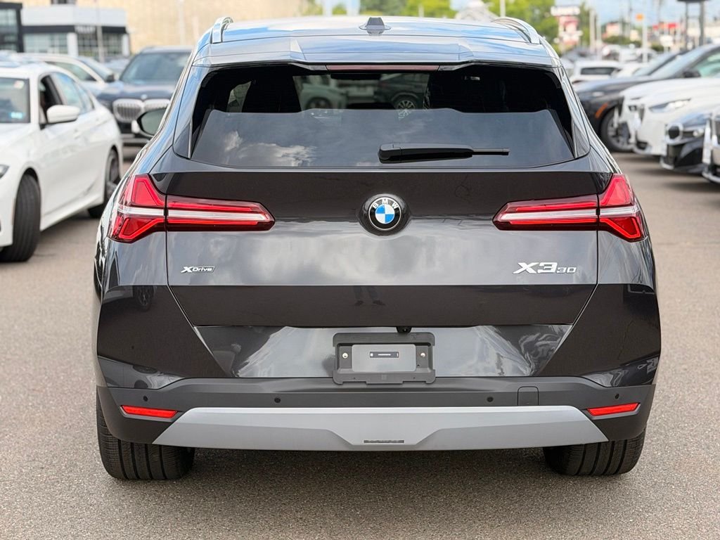 New 2026 Dark Graphite Metallic BMW 30 xDrive image 4