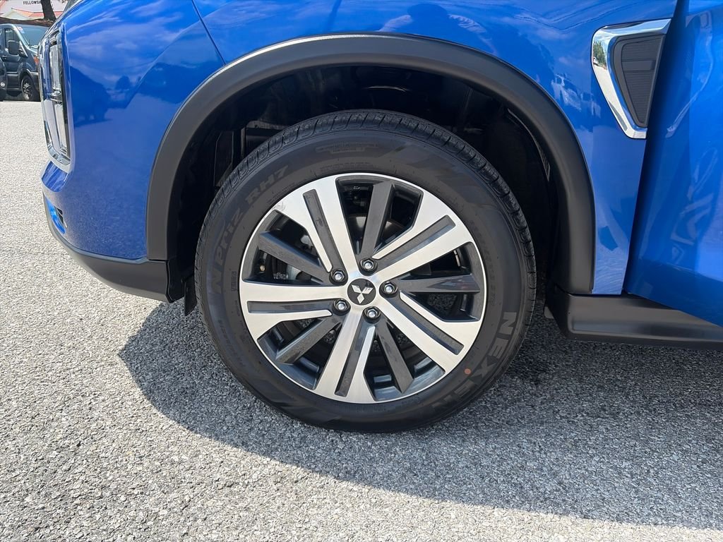 Used 2025 Blue Mitsubishi 2.0 SE image 40