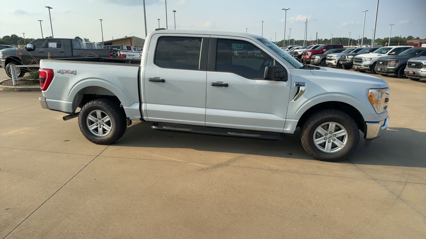 2022 Ford F-150 XLT photo 2