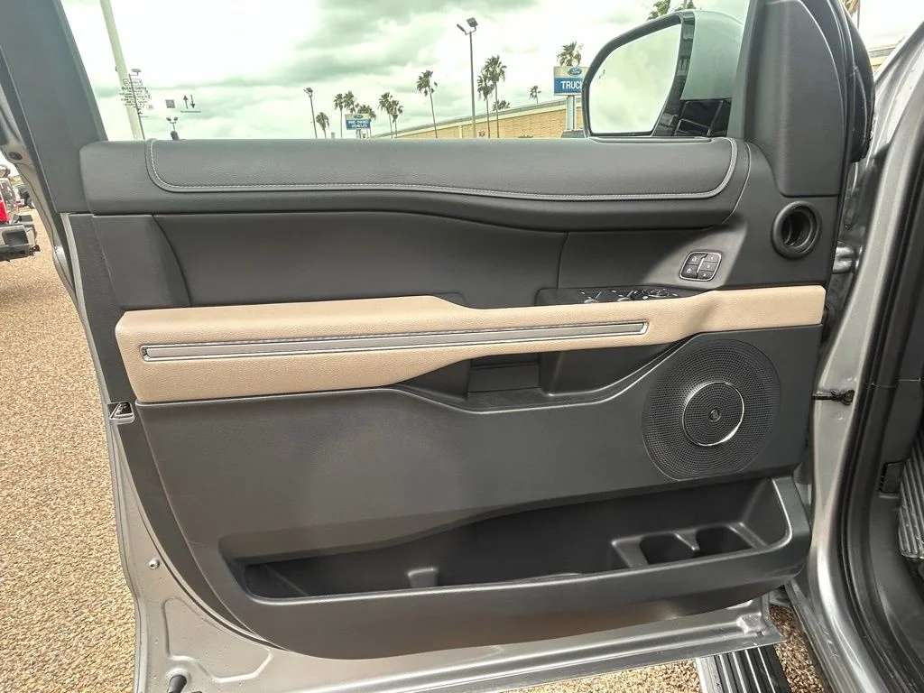 Used 2023 Silver Ford Limited image 10