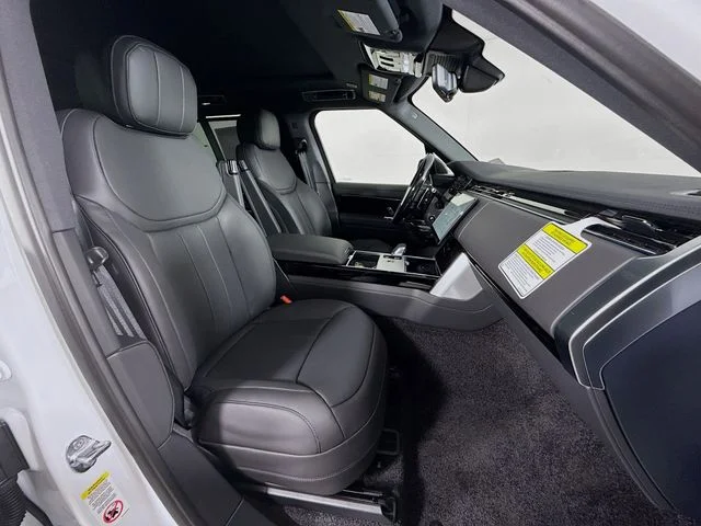 New 2026 Fuji White Land Rover SE image 30