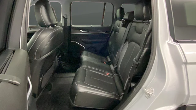 Used 2024 Silver Jeep 4xe image 21
