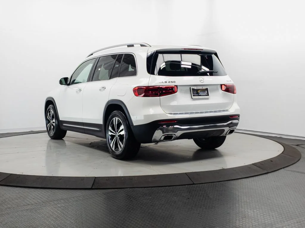 New 2026 Polar White Mercedes-Benz GLB 250 image 63