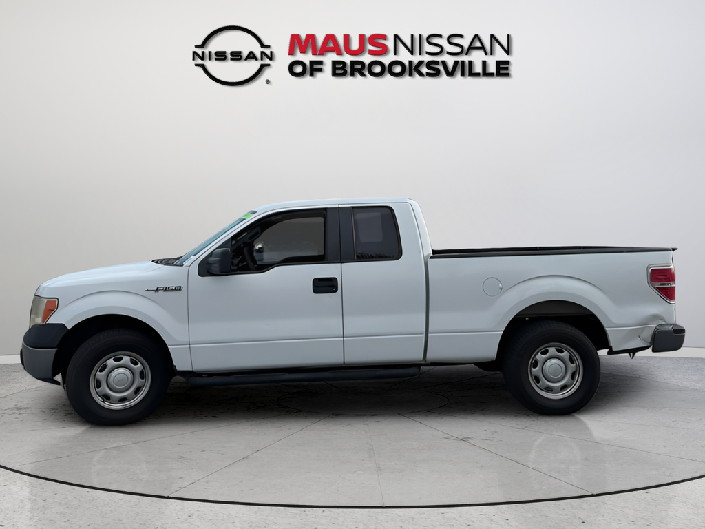 Used 2013 White Ford XL image 5