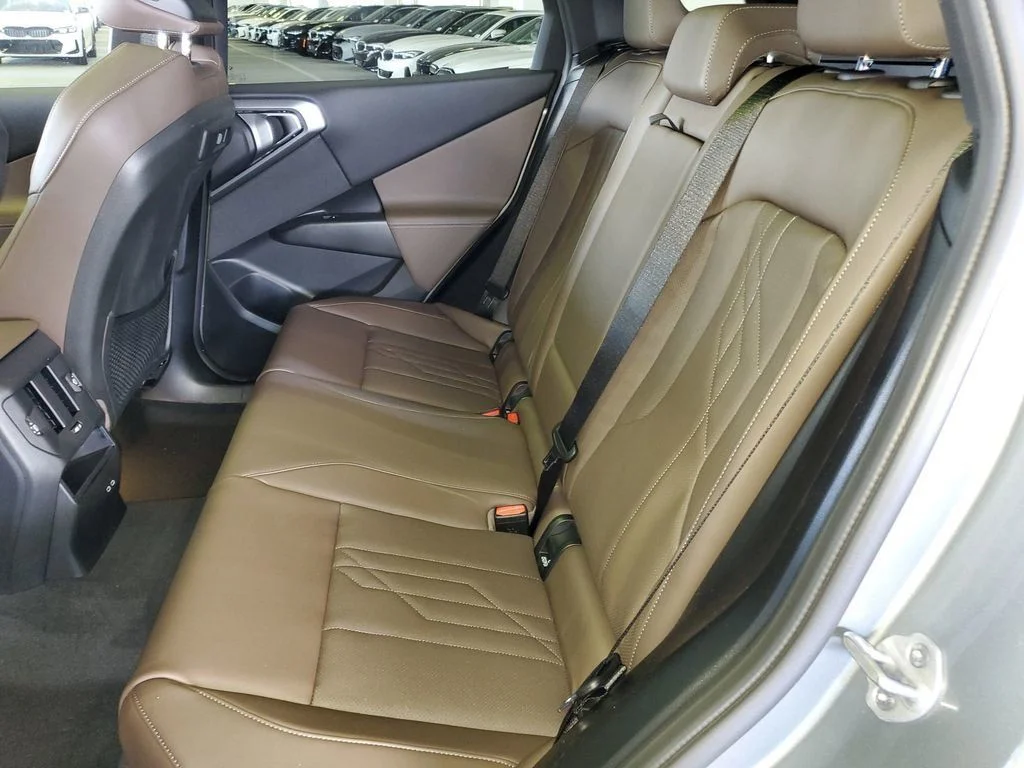 Used 2026 Skyscraper Grey Metallic BMW 30 xDrive image 11