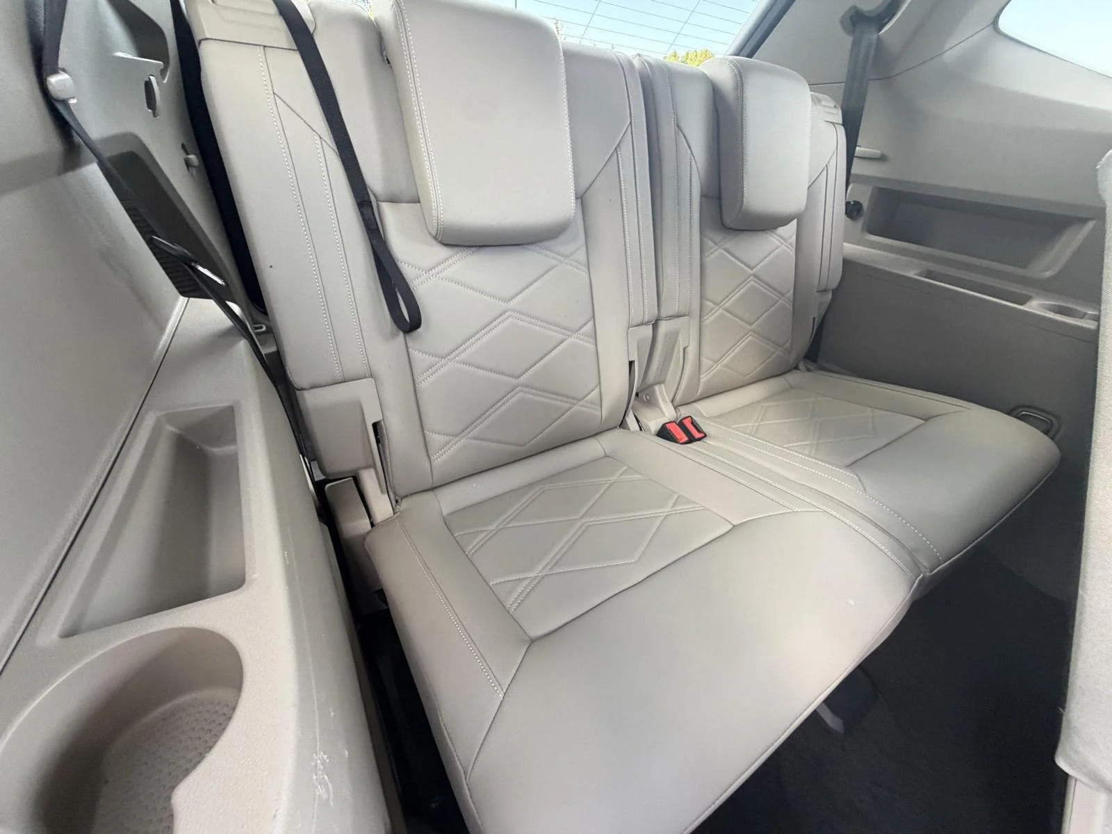 Used 2024 Pure White Volkswagen 2.0T SE w/Technology image 22