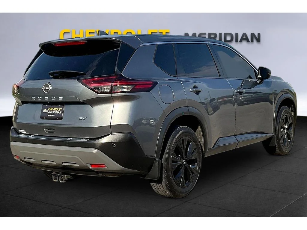 Used 2023  Nissan SV image 10