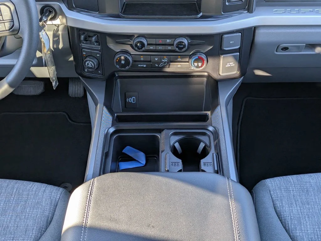 New 2027 Carbonized Gray Metallic Ford F-250® XLT image 15